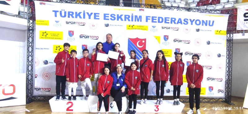 ESKRİMCİLER YÜZÜMÜZÜ GÜLDÜRDÜ