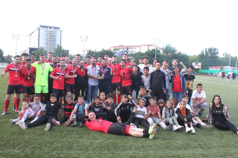 BAŞARININ SIRRI AİLE ORTAMI