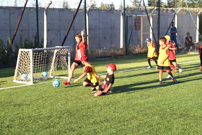 ESKİŞEHİRSPOR FABRİKA OKULLARINDA YAZ DÖNEMİ BAŞLADI
