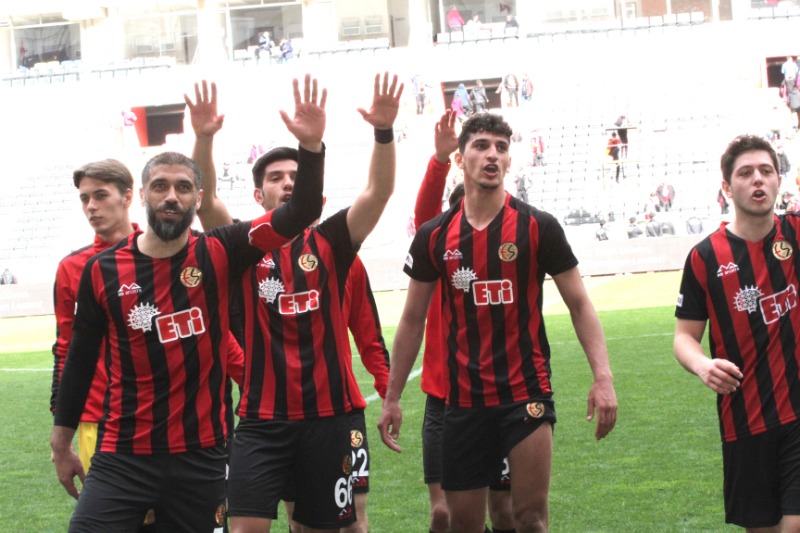 TAKIM DAHA DA GENÇLEŞTİ