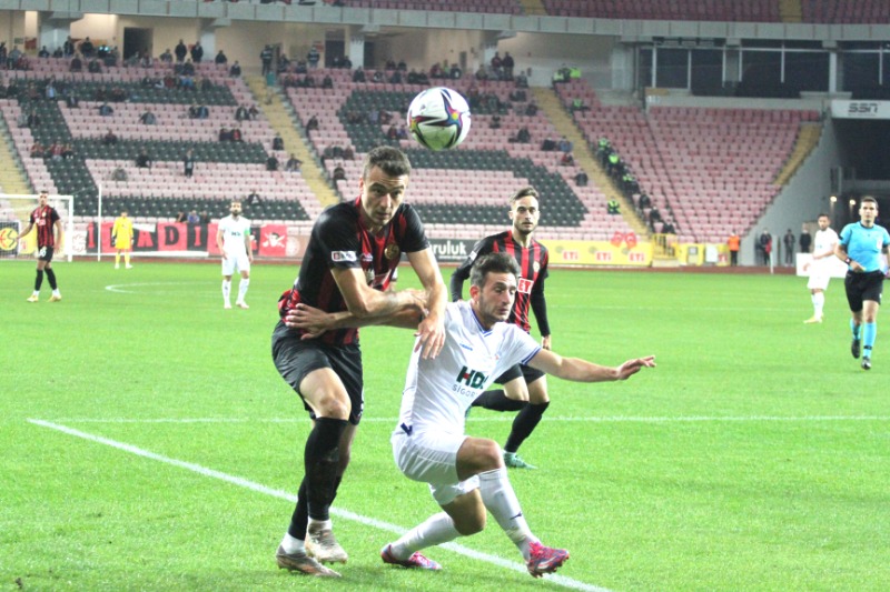 ŞİMDİLİK SESSİZLER