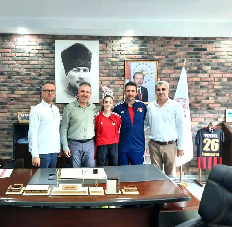 EDANUR TULUMU TEBRİK ETTİ