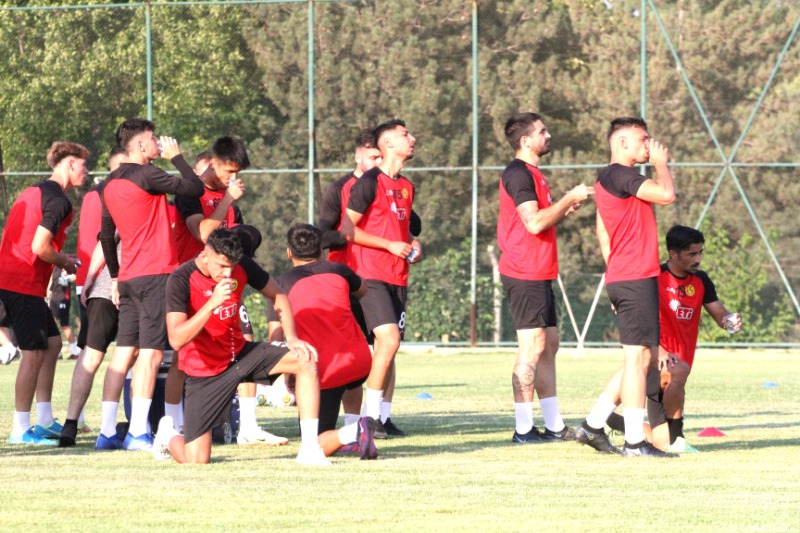BURAM BURAM TERLİYORLAR