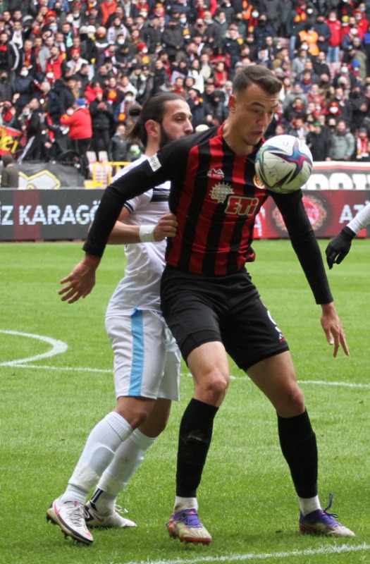 ONUR ARI YİNE GÜNDEMDE