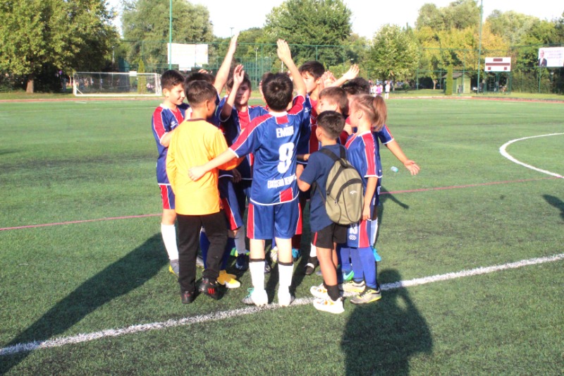 MİNİKLER FUTBOL ŞENLİĞİNDE TATLI REKABET