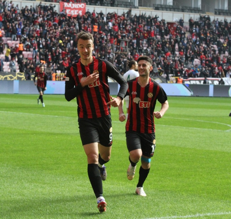 ONUR BU LİGİN ÜZERİNDE