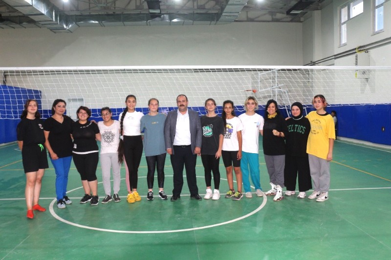 İNÖNÜ’DE GELENEKSEL VOLEYBOL TURNUVASI BAŞLADI