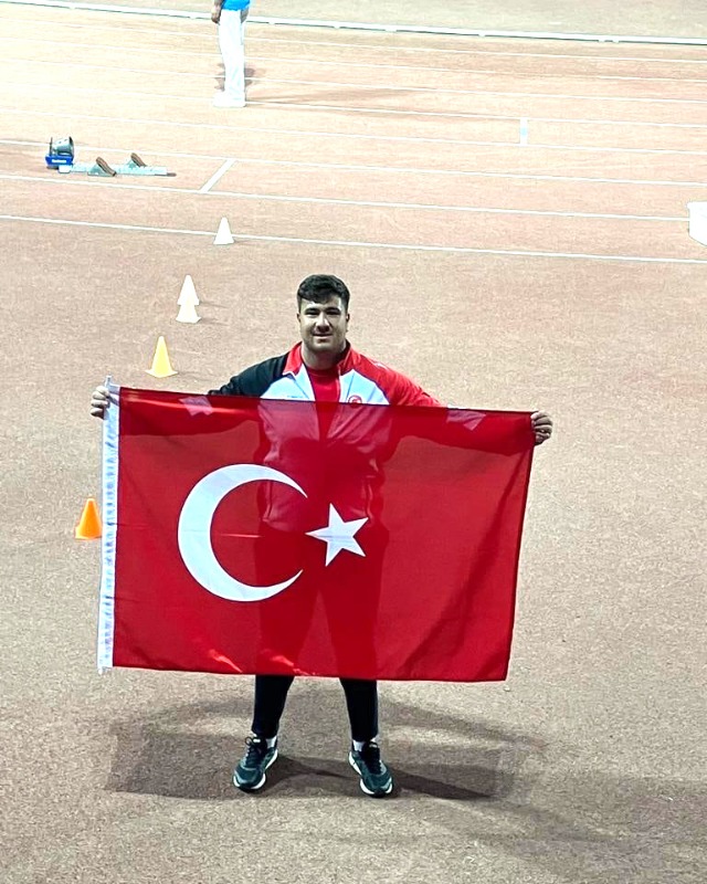 ALPEREN KARAHAN YİNE GURURLANDIRDI