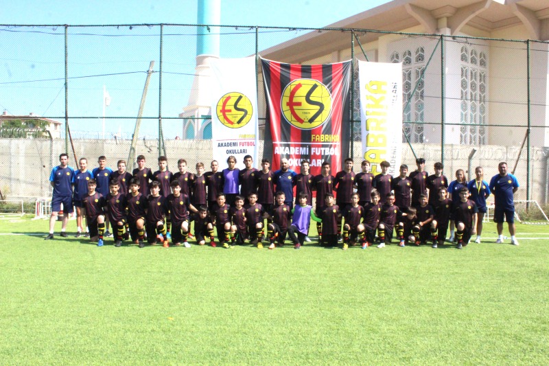 FABRİKA FUTBOL BOŞ DURMUYOR