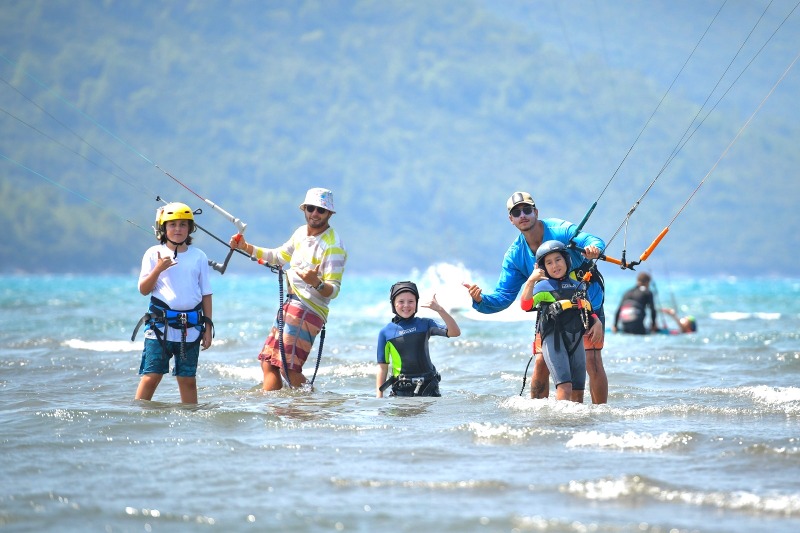 ÇAĞDAŞ KOLEJİLERDEN  KITEBOARD GELİŞİM KAMPI