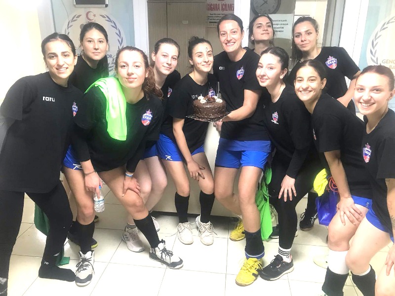 ESKİŞEHİR HENTBOL SK SIKI ÇALIŞIYOR
