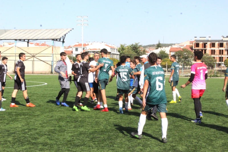 HİÇ YAKIŞMADI BEYLER
