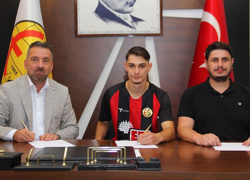 İMZALARI ATTILAR