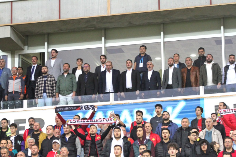 SAZAK YİNE PROTOKOLDEYDİ