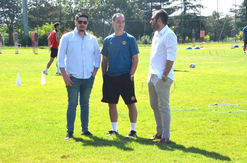 "HOCAMIZIN VE FUTBOLCULARIMIZIN ARKASINDAYIZ"