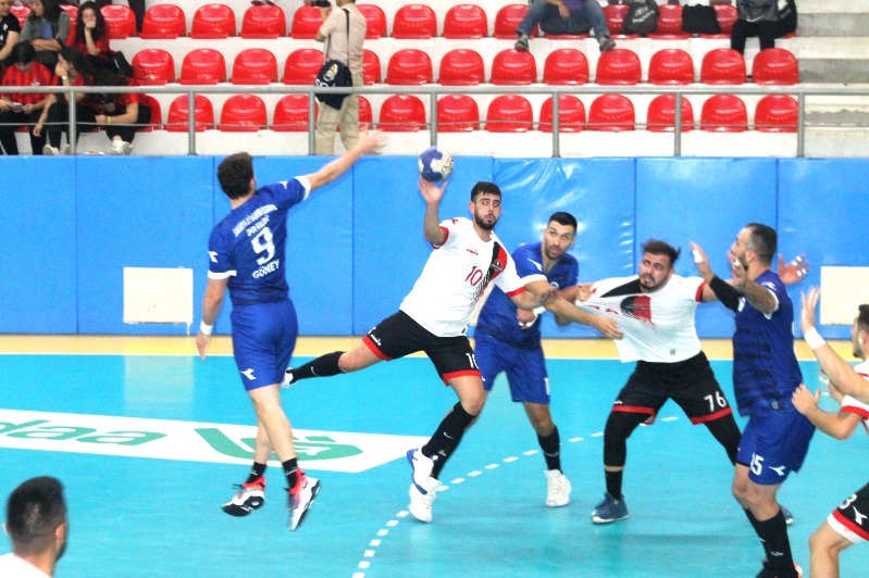 HENTBOLCULAR YARIN  ANKARAGÜCÜ ÖNÜNDE