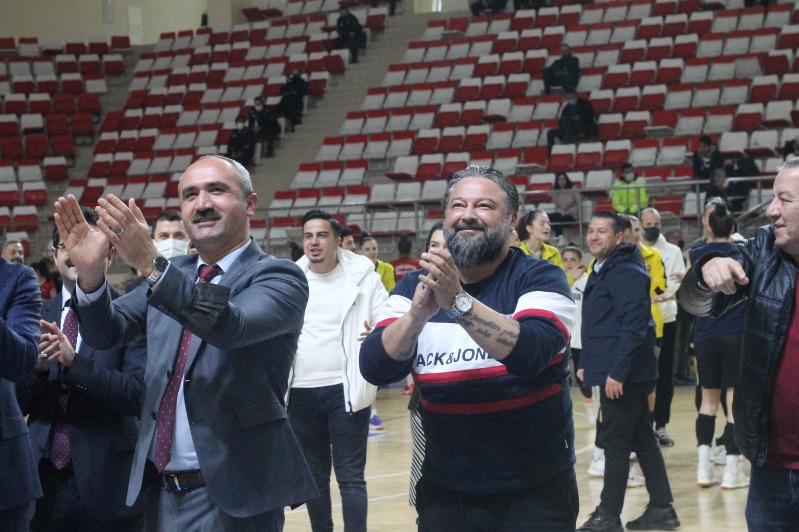 MİHALIÇÇIK VOLEYBOLDA DÜĞMEYE BASTI