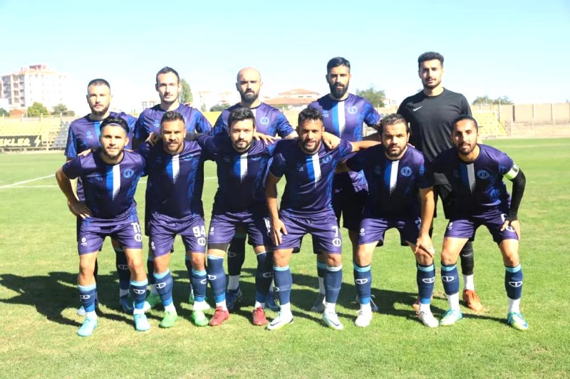 ANADOLU BOLVADİN ÖNÜNDE