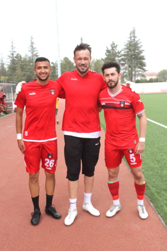 RAKİP OLDULAR