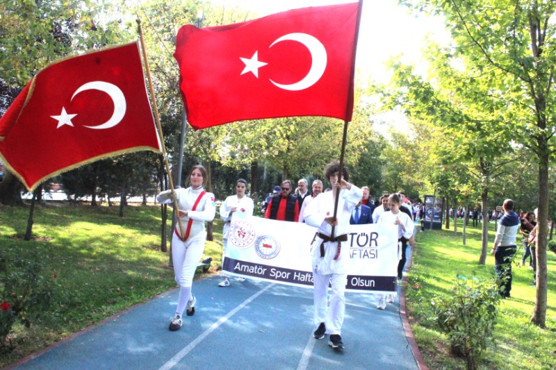 AMATÖR SPOR HAFTASI  İÇİN EĞLENCELİ TÖREN