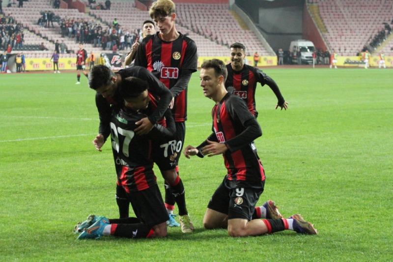 GOL PUAN GETİRMEYE YETMEDİ