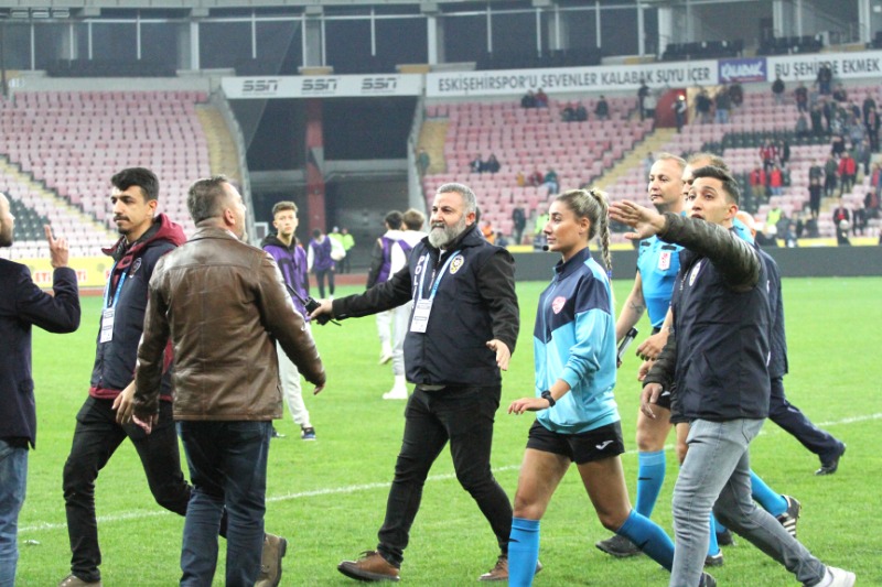 SEN NASIL HAKEMSİN?