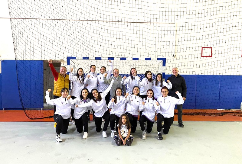 ESKİŞEHİR HENTBOL PUANLA BAŞLADI(37-37)