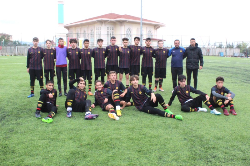 ESKİŞEHİR FABRİKA FUTBOLDA  EĞİTİMLERE TAM GAZ DEVAM