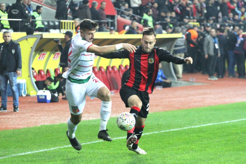 BERKAY DÖNÜYOR