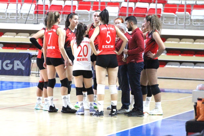 SULTANLAR ELİ BOŞ DÖNDÜ(3-0)