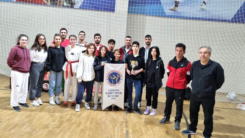 CUMHURİYET KUPASI İÇİN KAPIŞTILAR