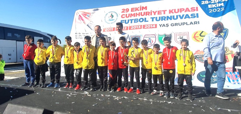 MİNİK ŞİMŞEKLERDEN 2 KUPA