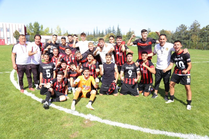 GENÇ ŞİMŞEKLER EYÜPSPORU AĞIRLIYOR