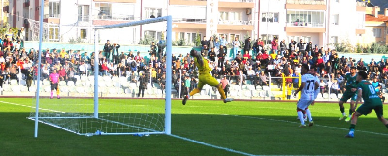 RAKİPLERE HAYAT VERİYORUZ