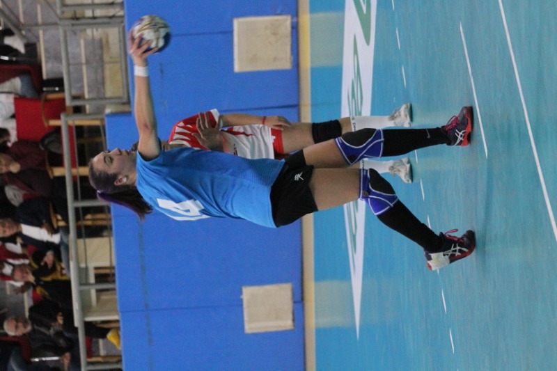 BUĞU SÖNMEZ ZİRVEDE