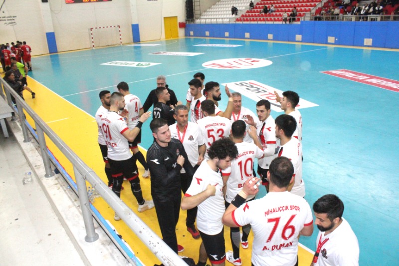 BU TAKIM LİDER SEVER