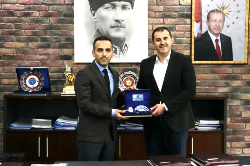 AĞIR MİSAFİRLERİ VARDI