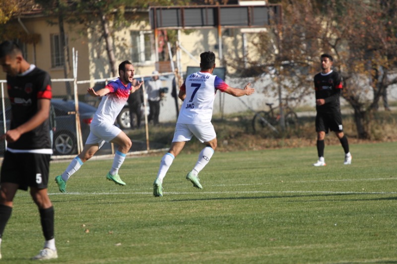 NECATİ ÖNAL KRALLIKTA