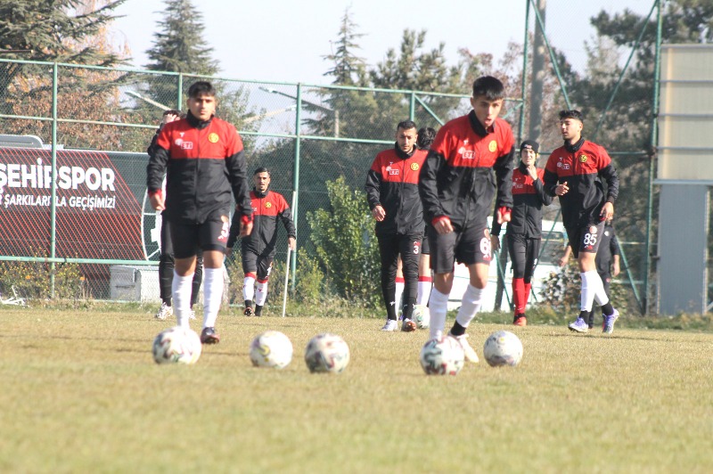 ES-ES 3 PUAN İÇİN ÇALIŞIYOR