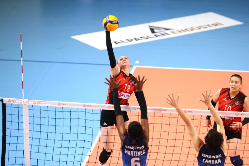 SULTANLAR ATEŞLE OYNUYOR (3-0)