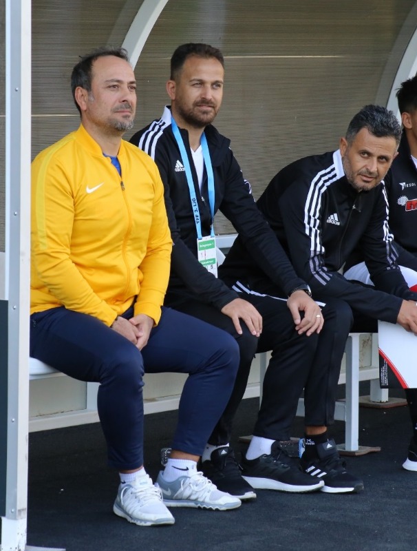 TAKIMA GÜVENİYORLAR