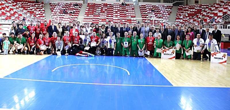 ÖĞRETMENLER GÜNÜ VOLEYBOL TURNUVASI TAMAMLANDI