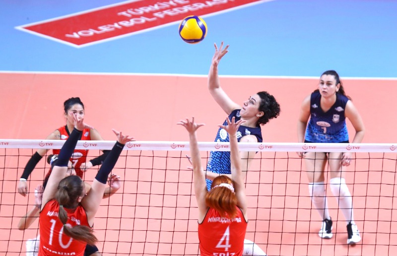 SULTANLAR YİNE İSTANBUL SEFERİNDE