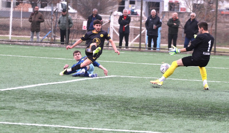 ÇİFTELER ŞAMPİYONLUK İÇİN IŞIK SAÇTI(1-4)