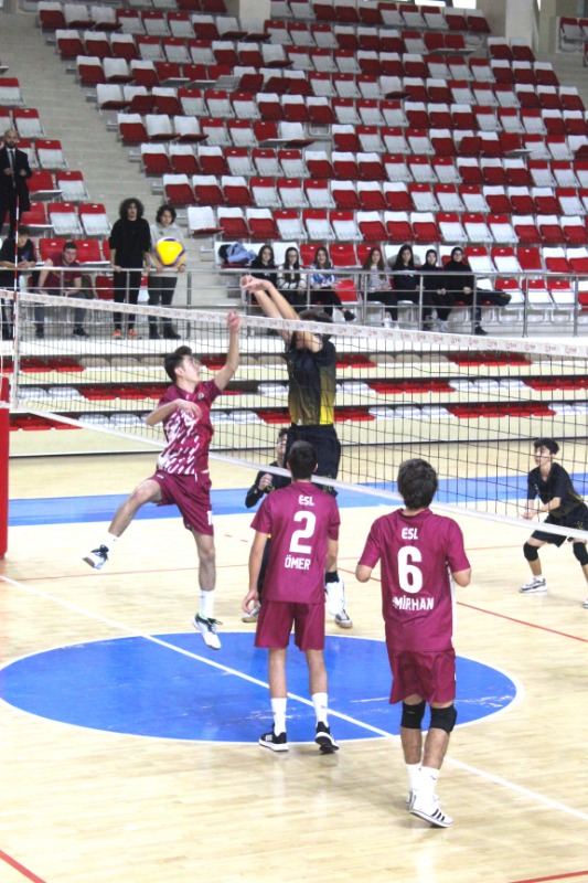 FİLEDE HEYECAN ARTIYOR