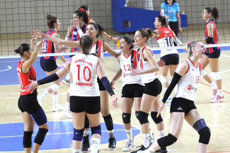 SULTANLAR ÇIKIŞ ARIYOR