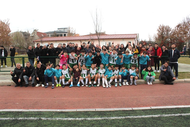 DSİ BENTSPOR ŞAMPİYONLUĞUNU KUTLADI