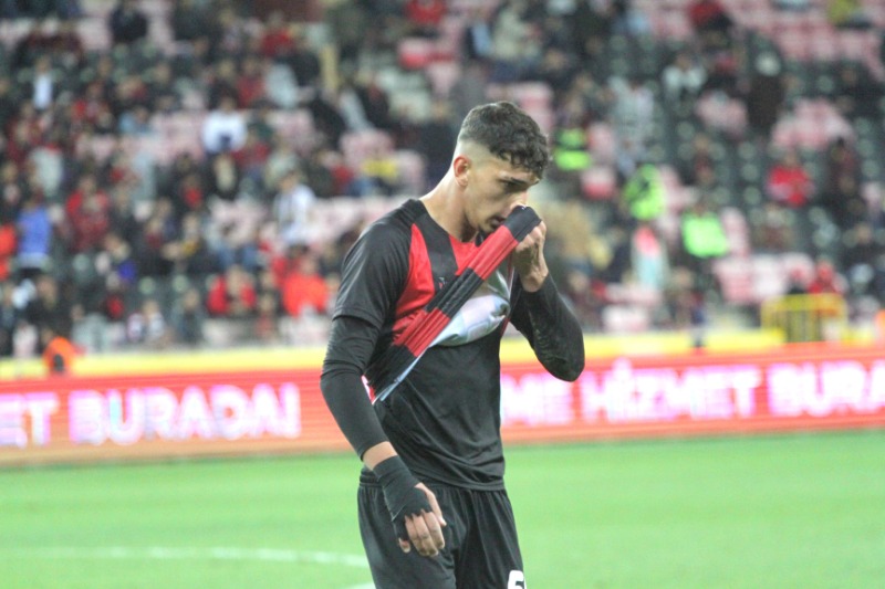 ELAZIĞSPOR KARŞISINDA  FORMA GİYEMEYECEKLER