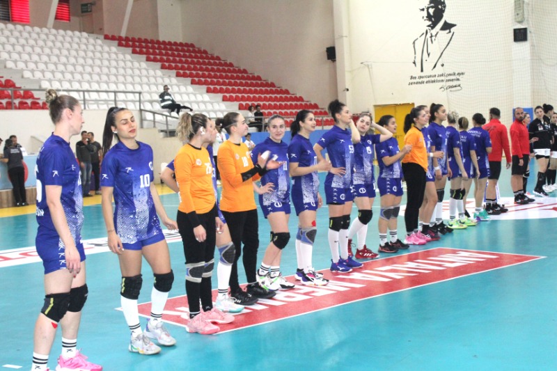 HAYAL KIRIKLIĞI YAŞIYORLAR