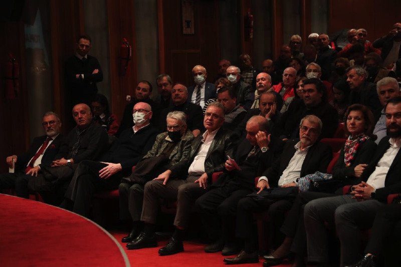MİLLET İRADESİNE KELEPÇE TAKMAK İSTİYORLAR